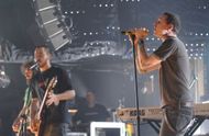 Mike Shinoda and Linkin Park (Image via Getty)
